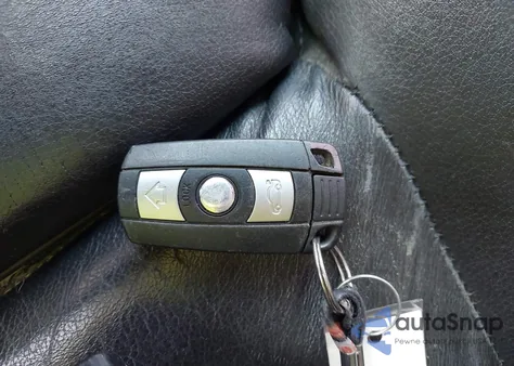 2008 BMW 528Xi z USA, uszkodzony, nr VIN WBANV13548CZ55282